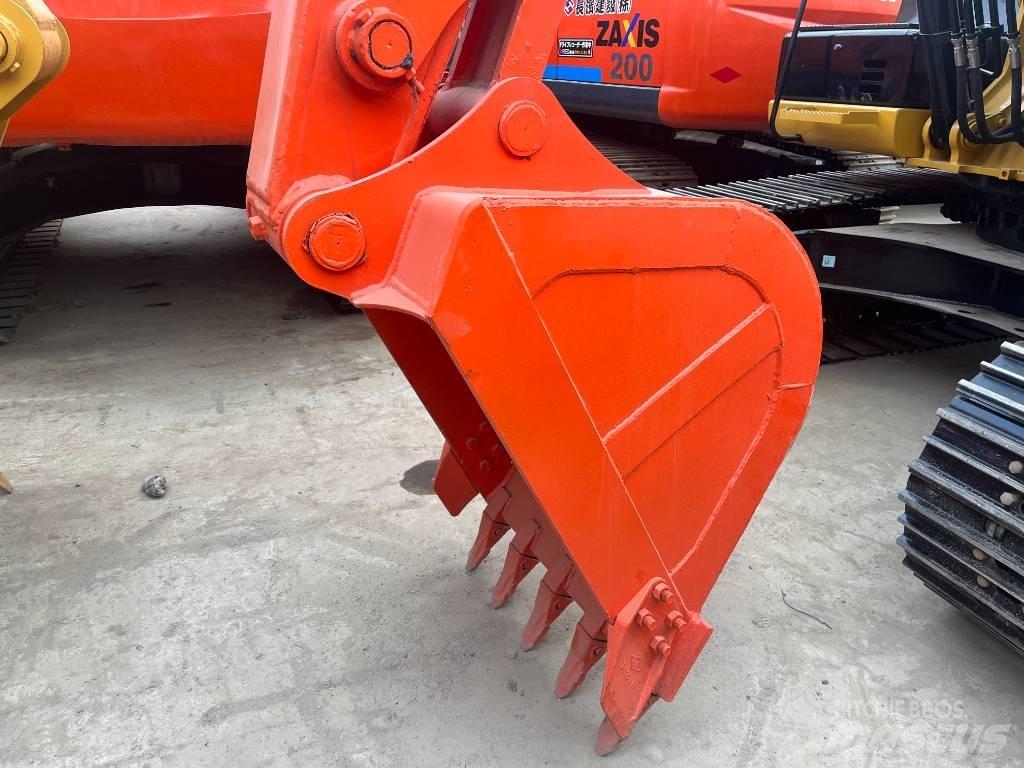 Hitachi 130 Верижен екскаватор