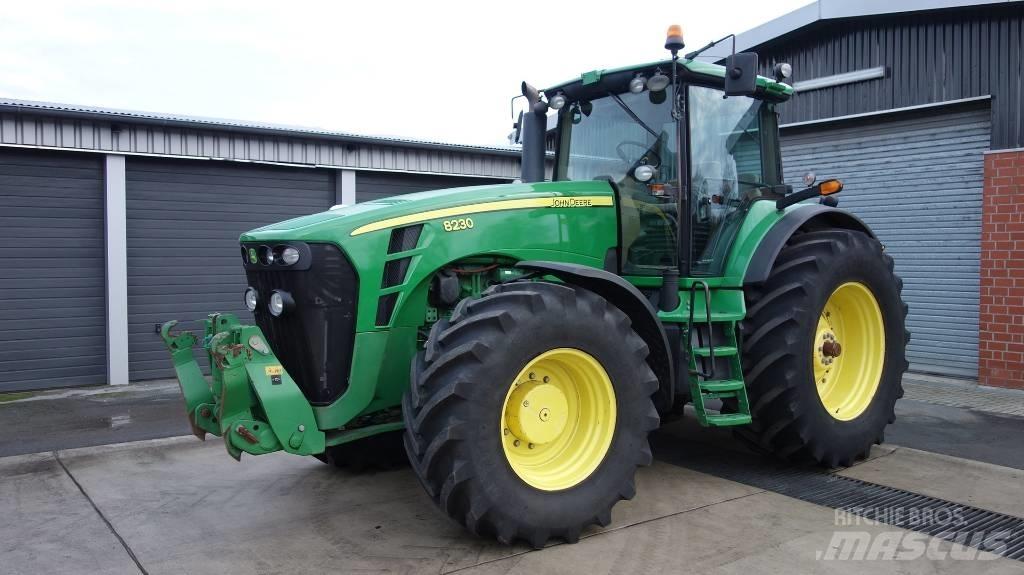 John Deere 8230 ILS Трактори
