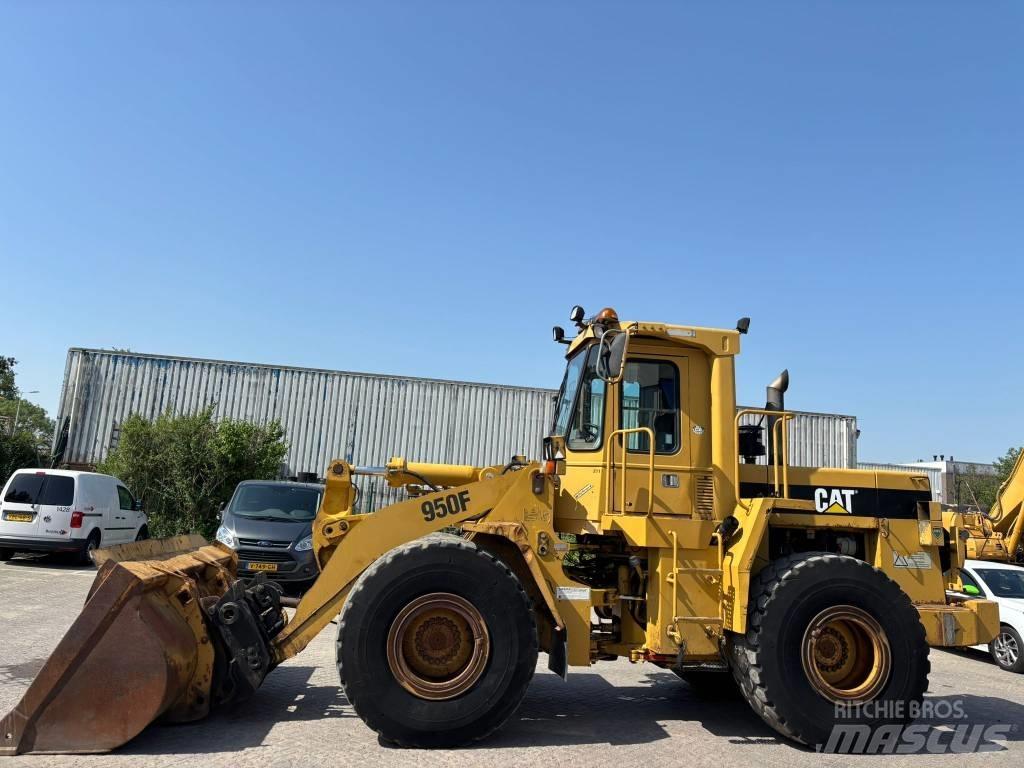 CAT 950 F Колесни товарачи
