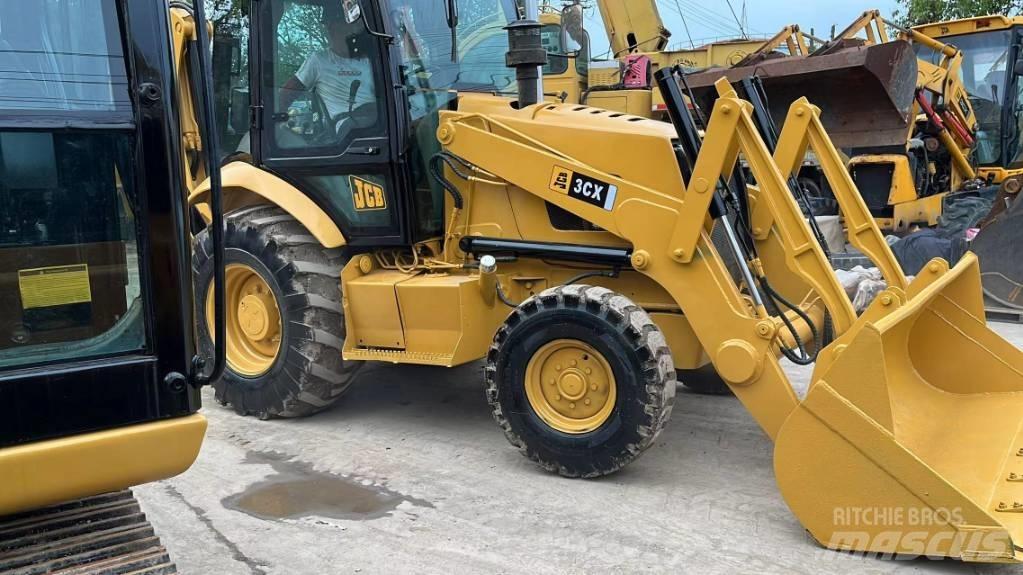 JCB 3 CX Товарач със заден ексватор
