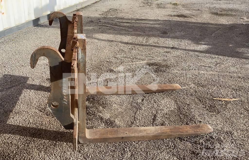 CAT Fourches Колесни товарачи