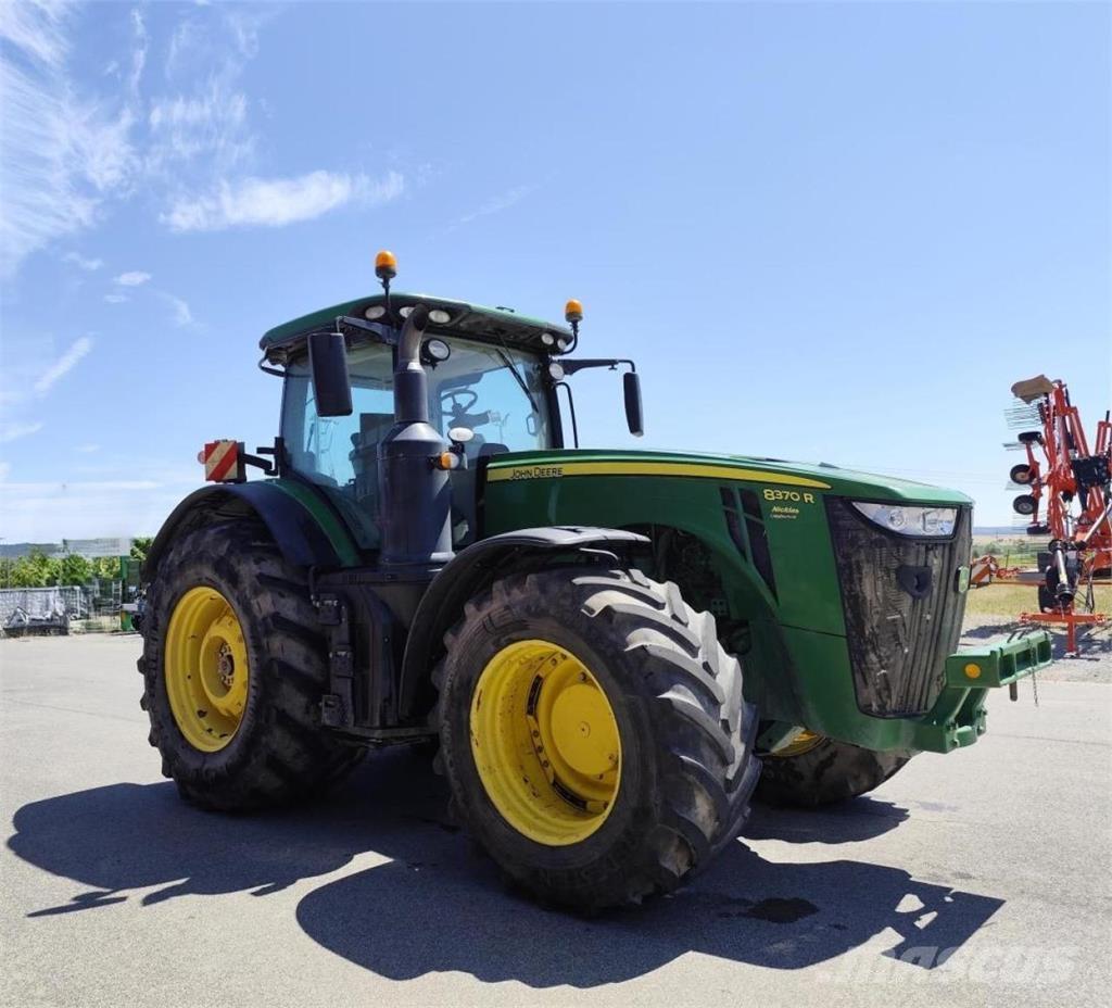 John Deere 8370 R Трактори