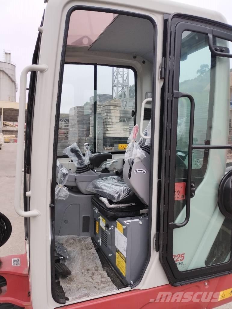 Takeuchi TB 225 Мини екскаватори < 7 т