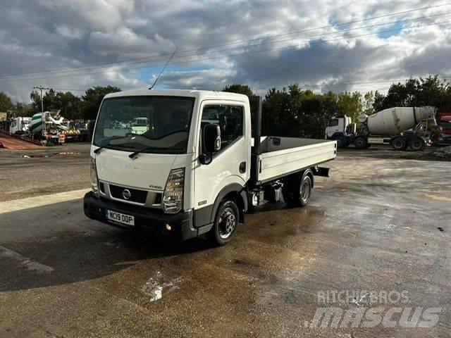 Nissan NT400 Cabstar Пикапи