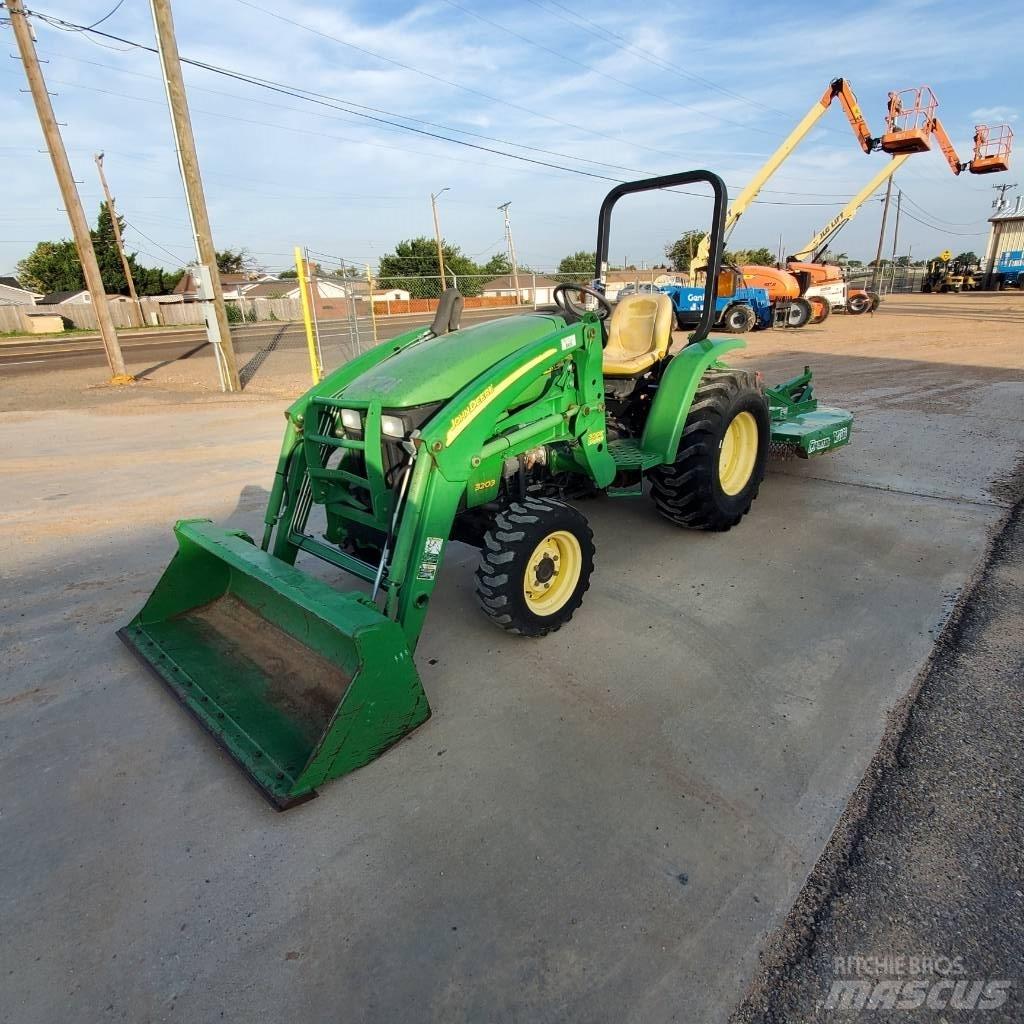 John Deere 3203 Компактни трактори