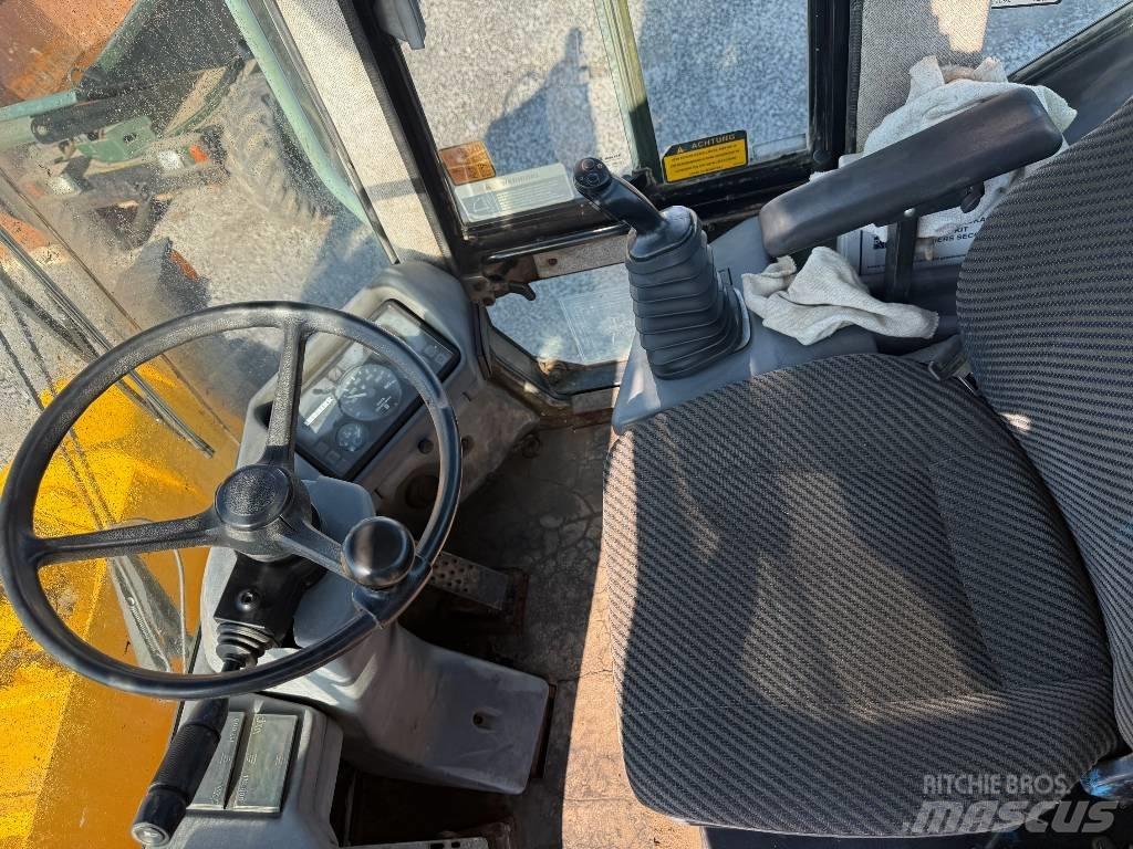 Liebherr L 522 Колесни товарачи