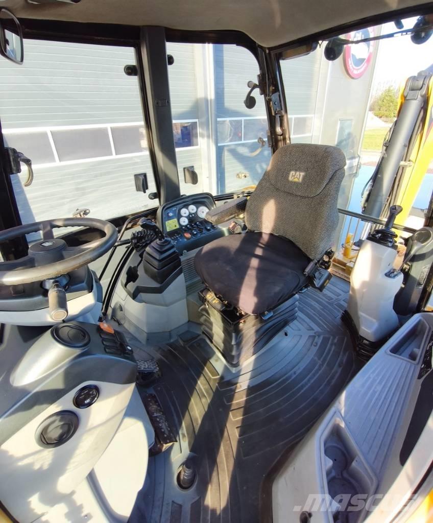 CAT 432 E Товарач със заден ексватор