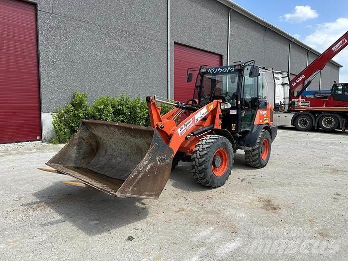 Kubota R065 Колесни товарачи