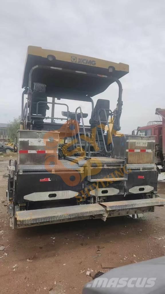 XCMG RP 903 Машини за асфалт