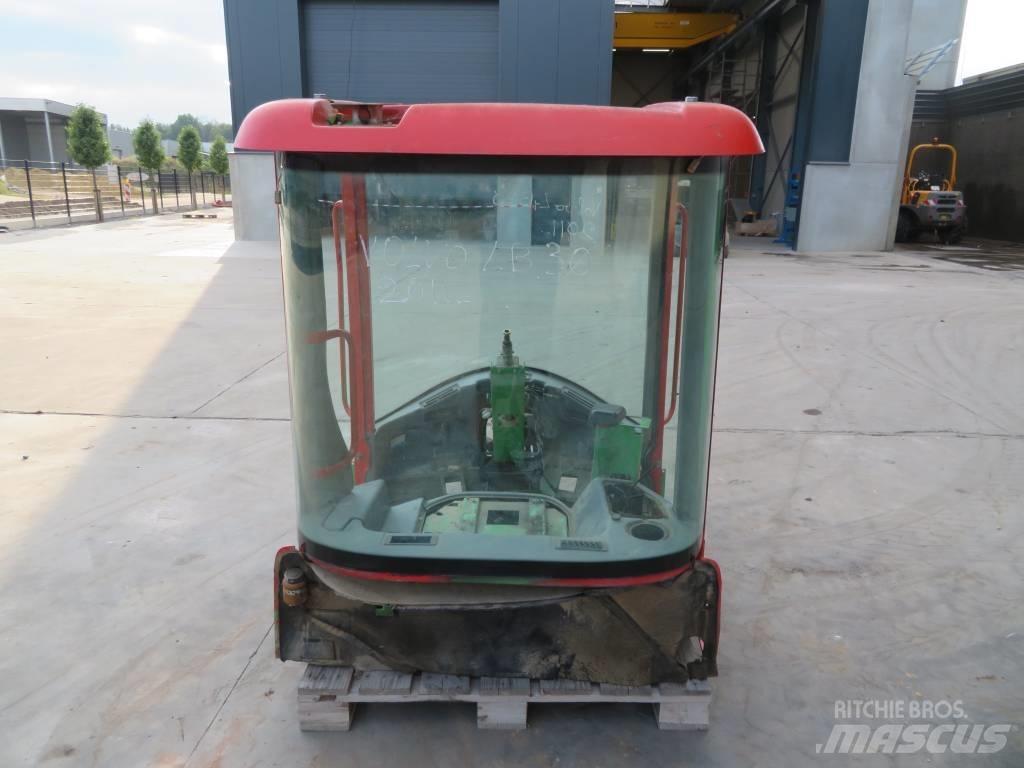 Volvo L30B / L35B Кабина