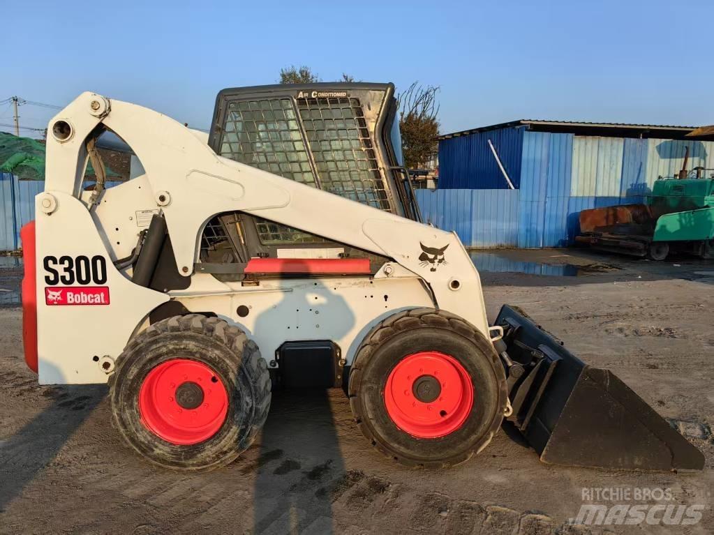 Bobcat S 300 Мини товарачи
