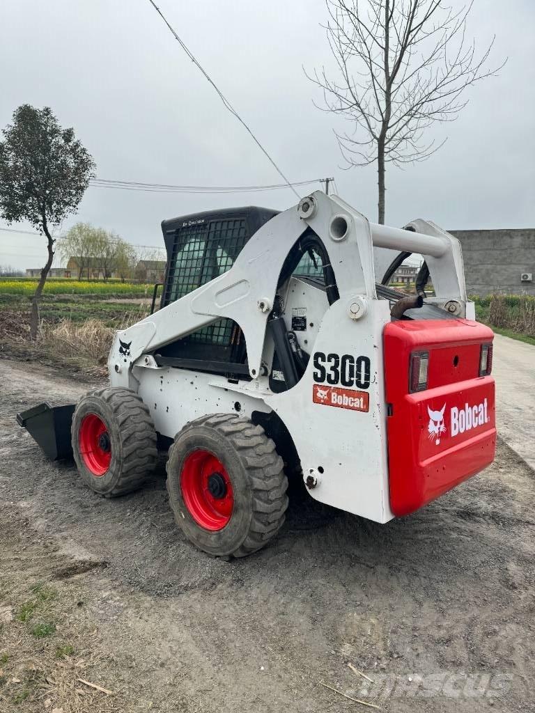 Bobcat S 300 Мини товарачи
