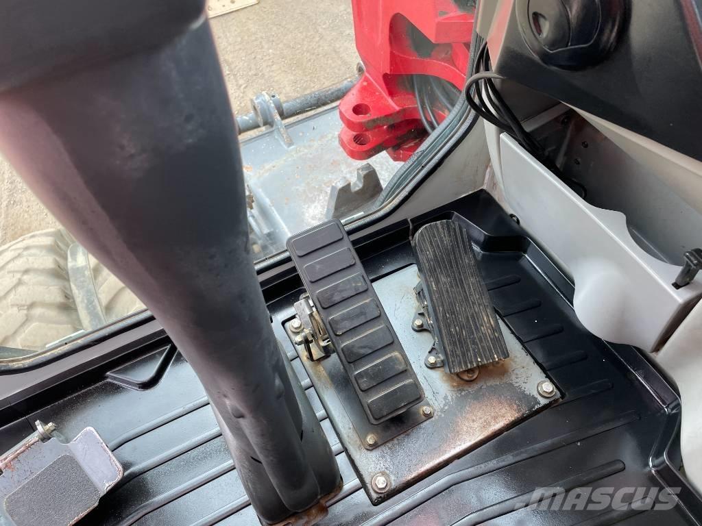 Takeuchi TB 295 W Колесни екскаватори
