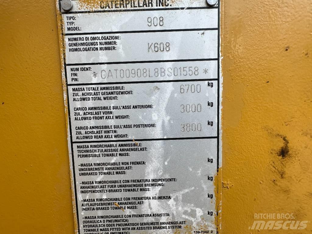 CAT 908 Колесни товарачи