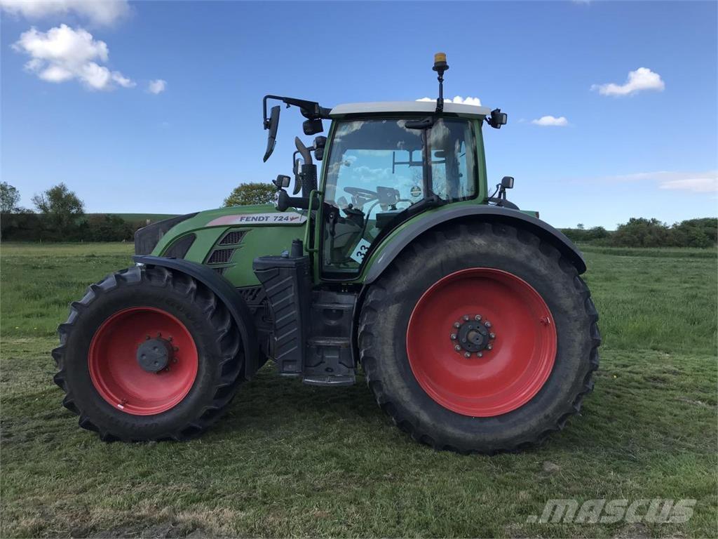 Fendt 724 Vario Трактори