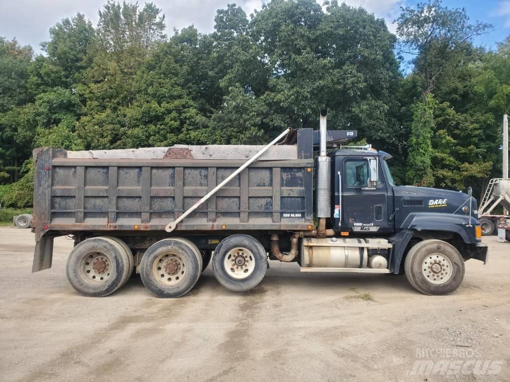 Mack CL713 Самосвал