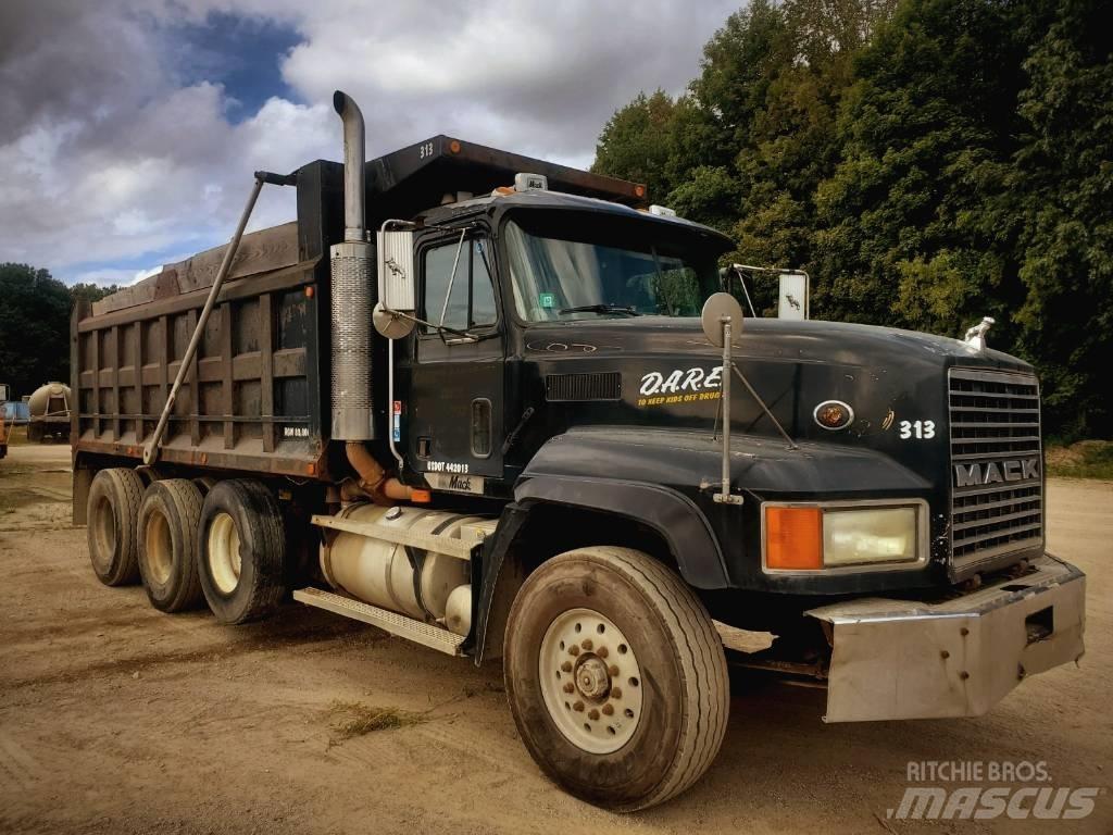 Mack CL713 Самосвал