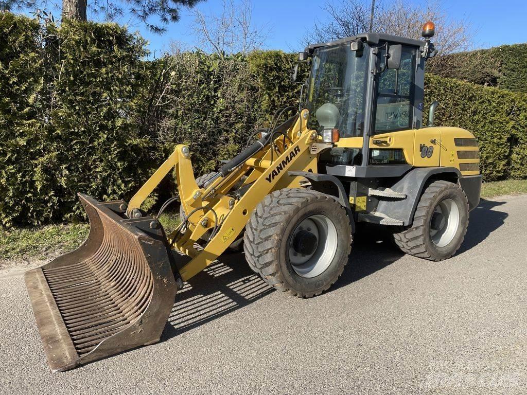 Yanmar V80 Колесни товарачи