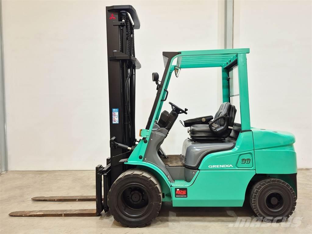 Mitsubishi FD30NTD Дизелови камиони