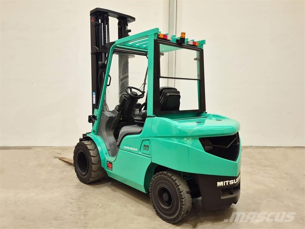 Mitsubishi FD30NTD Дизелови камиони