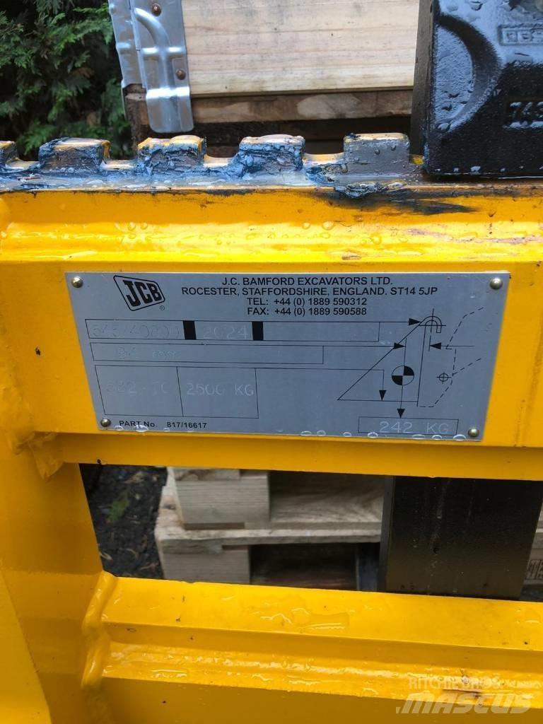 JCB PALLET FORKS Други товарещи и копаещи и аксесоари