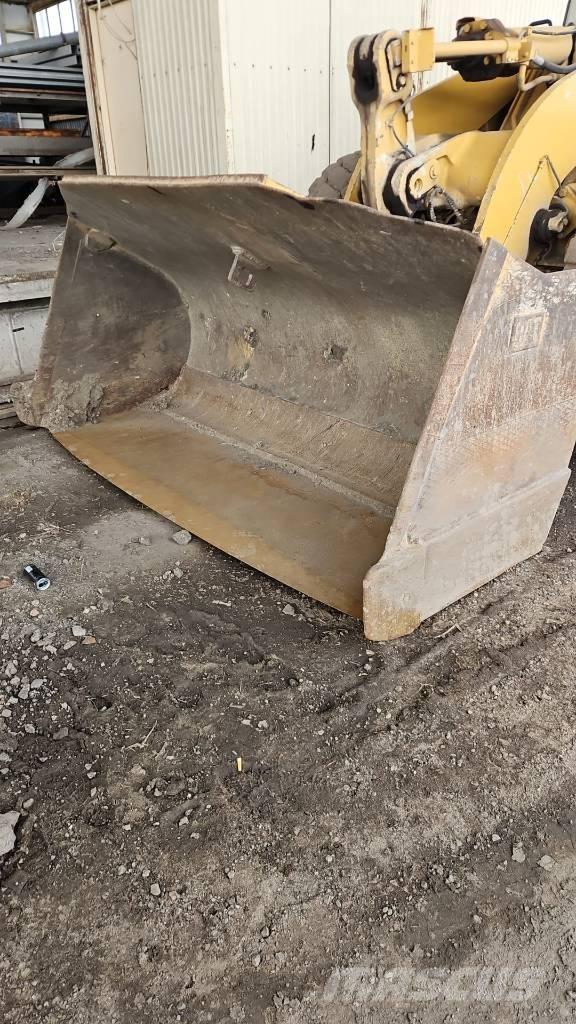 CAT 962 G Колесни товарачи