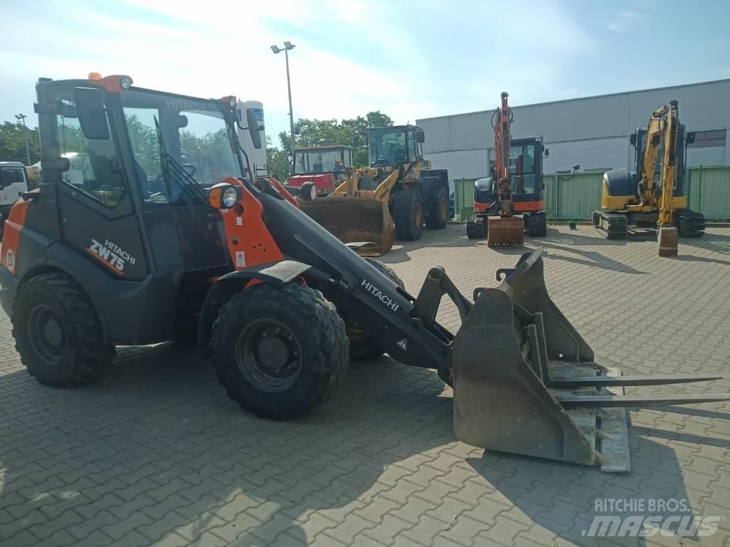 Hitachi ZW 75 Колесни товарачи