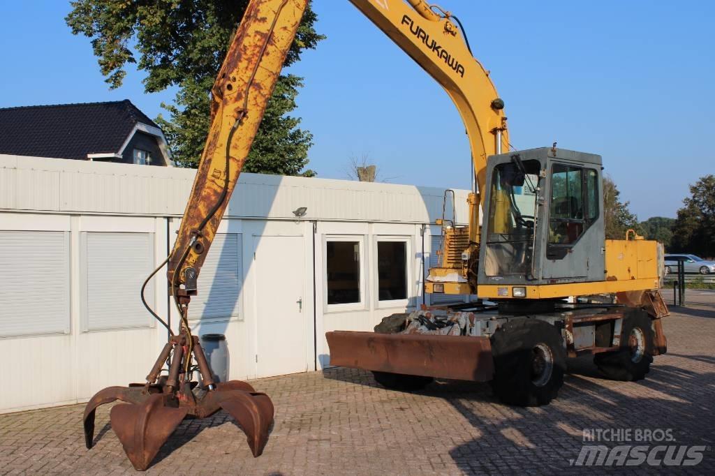 Furukawa W 630 E Колесни екскаватори