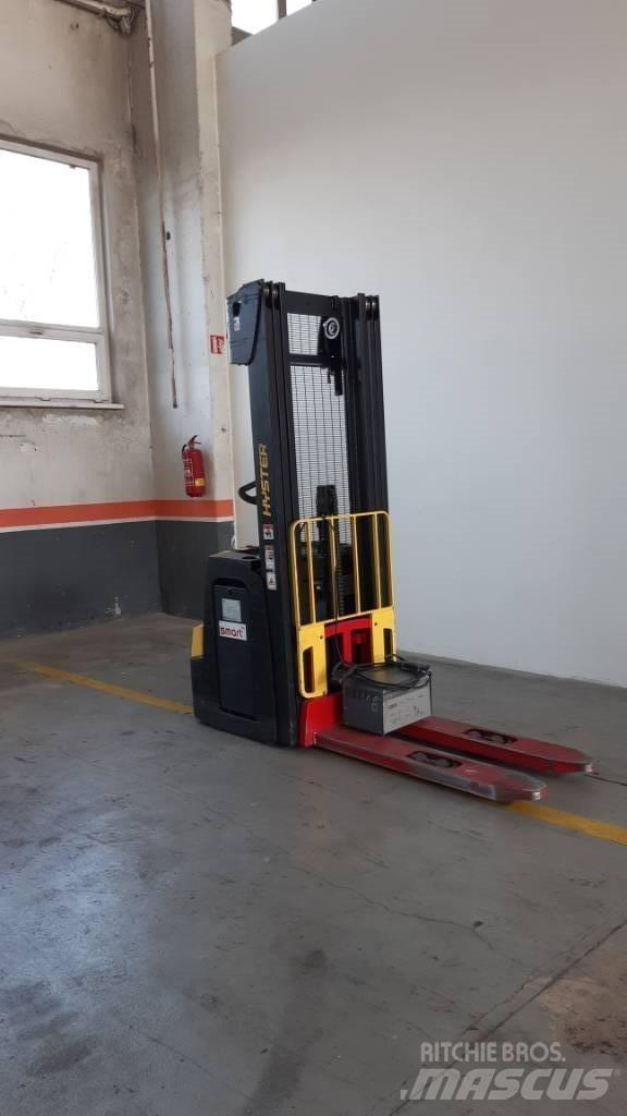 Hyster S1.6 Колички високоповдигачи с теглич