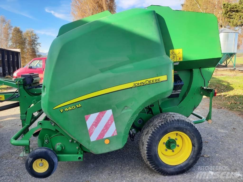 John Deere F 440 M Сламопреси за кръгли бали
