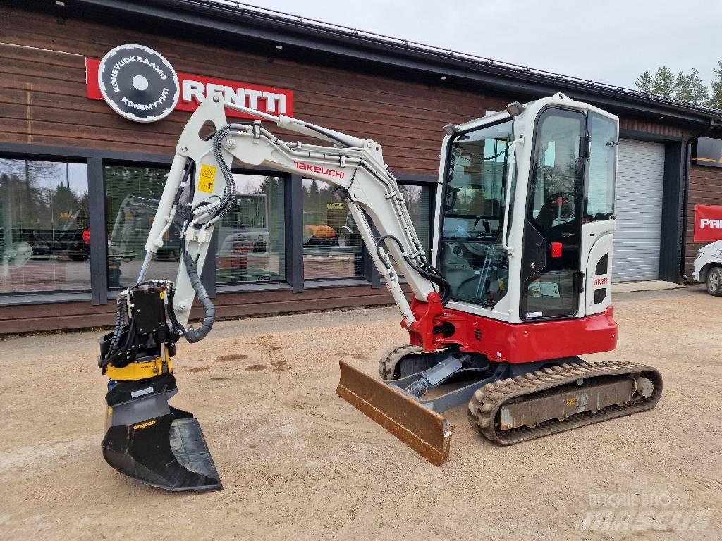 Takeuchi TB 325 R Мини екскаватори < 7 т