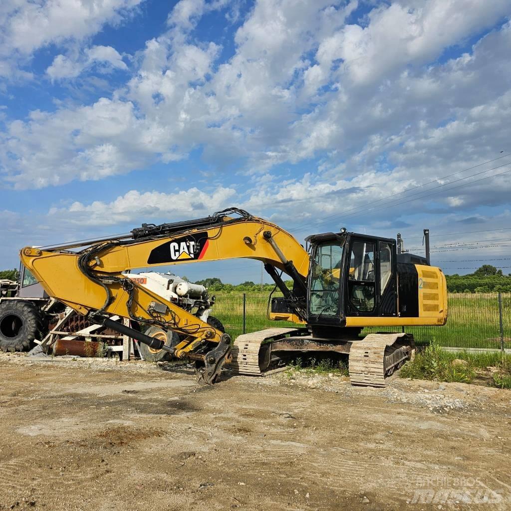 CAT 320 E Верижен екскаватор
