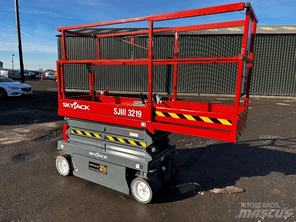 SkyJack SJ 3219 Ножични работни платформи