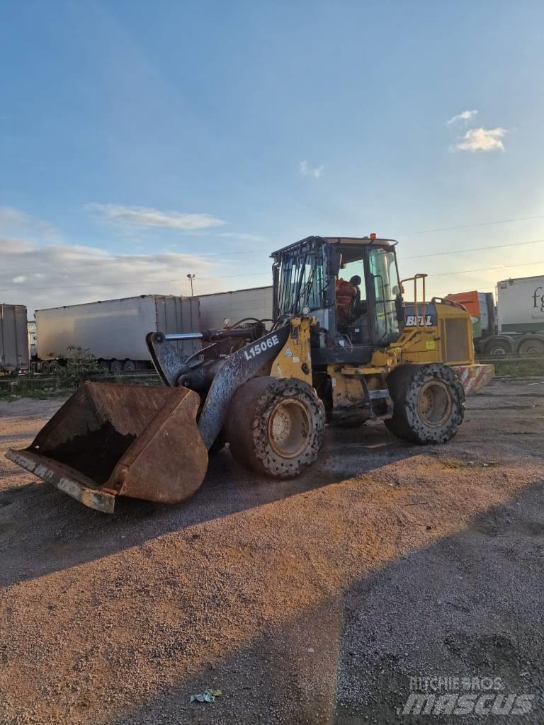 Bell L 1506 E Колесни товарачи