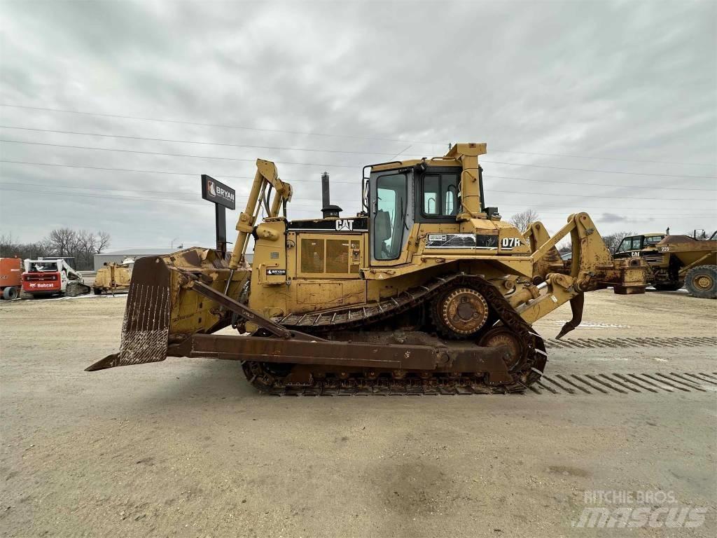 CAT D7R Верижни булдозери
