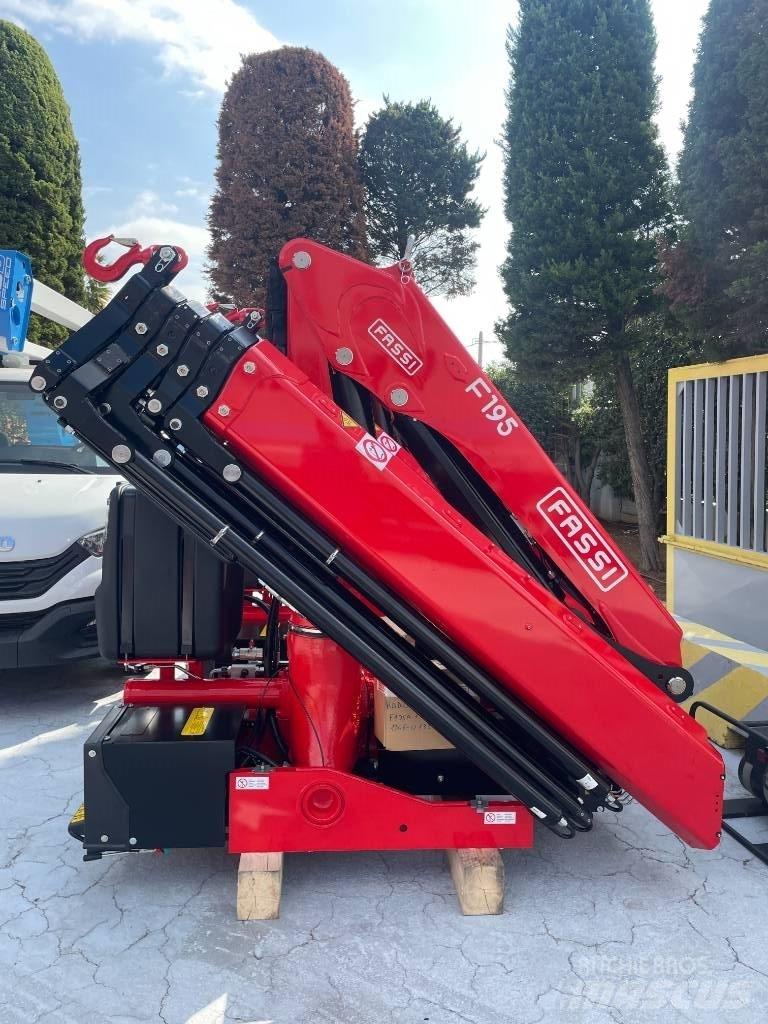 Fassi F195A.1.25 Товарещи кранове