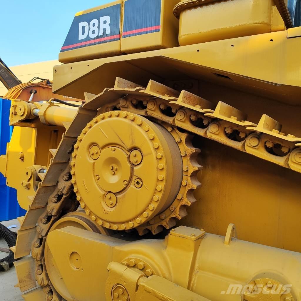 CAT D 8 R Верижни булдозери
