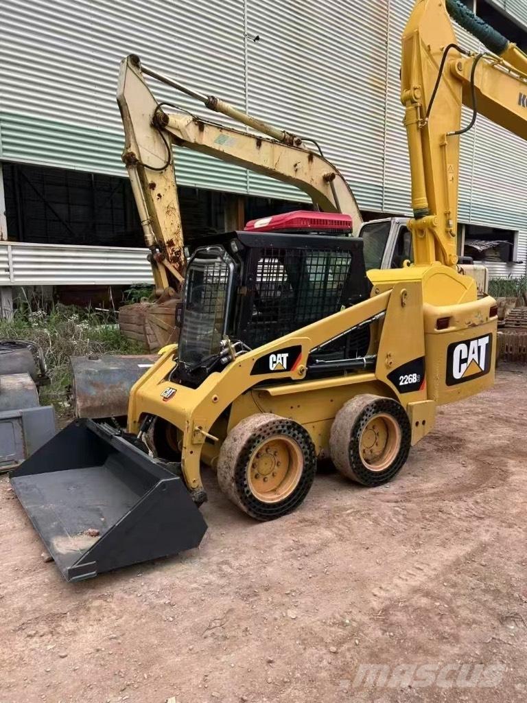 CAT 226 B 3 Мини товарачи
