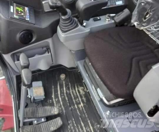 Takeuchi TB 240 DPF Мини екскаватори < 7 т