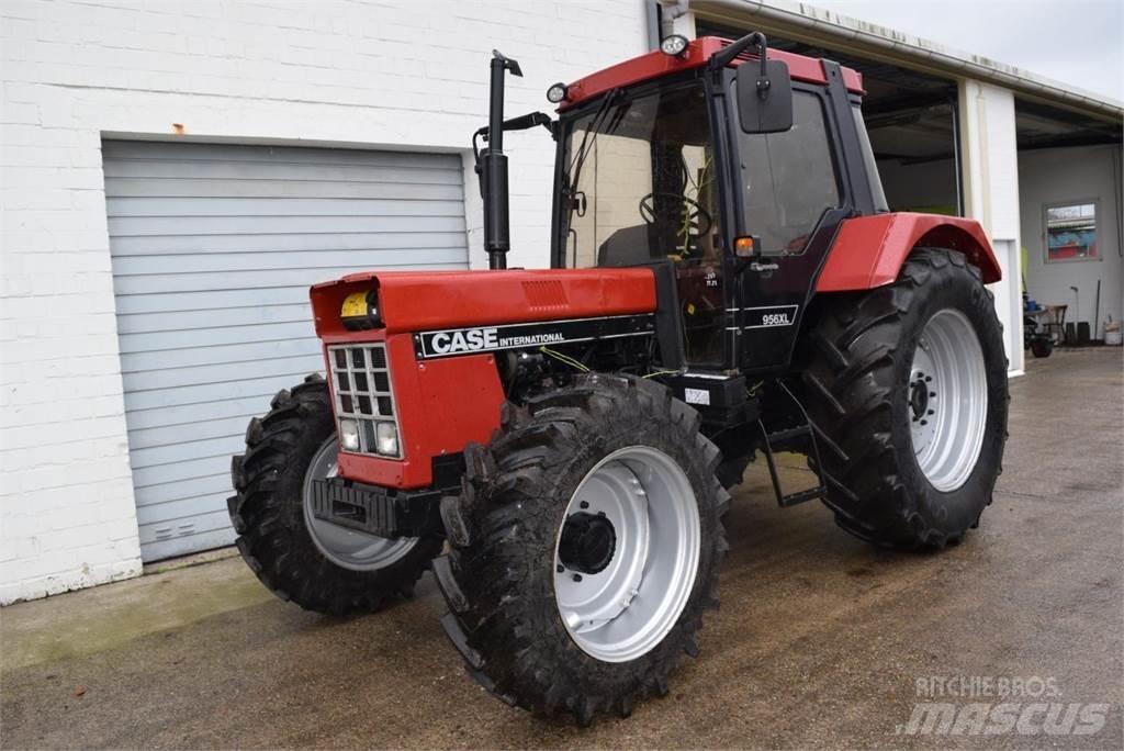 Case IH 956 XL Трактори