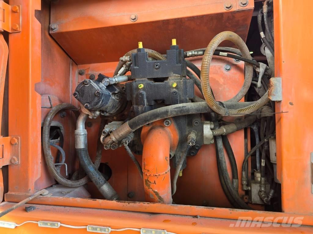 Doosan DX 210 W Колесни екскаватори