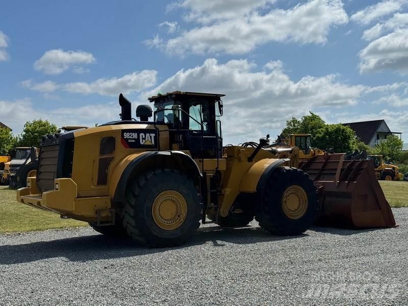 CAT 982 M Колесни товарачи