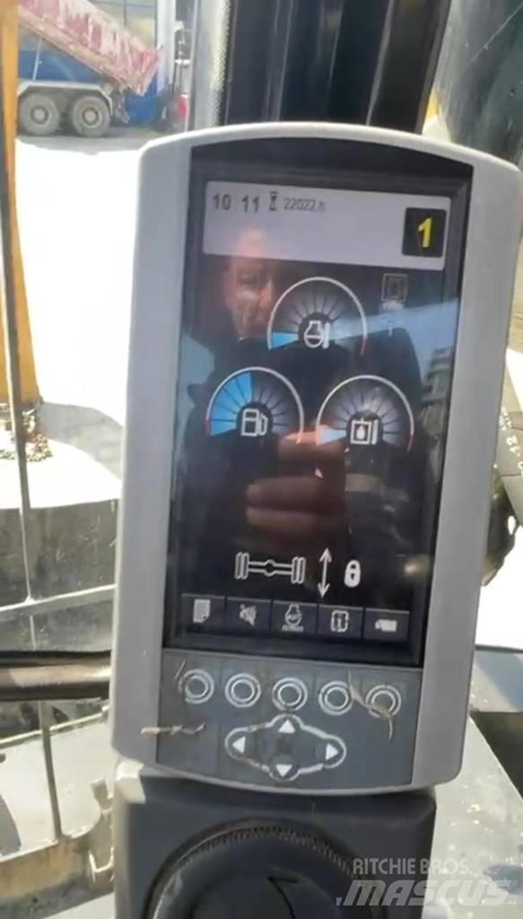 CAT 318D MH Оператори на отпадъци/индустрия
