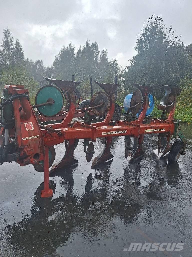 Kverneland W2 Реверсивни плугове