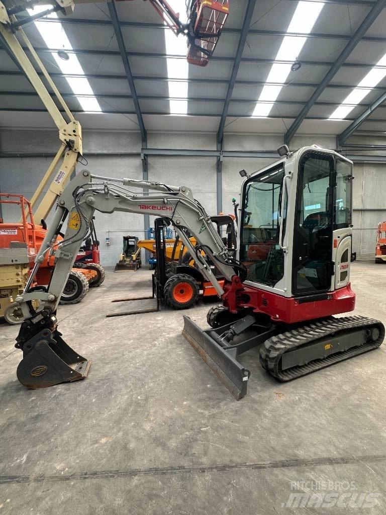 Takeuchi TB 325 R Мини екскаватори < 7 т