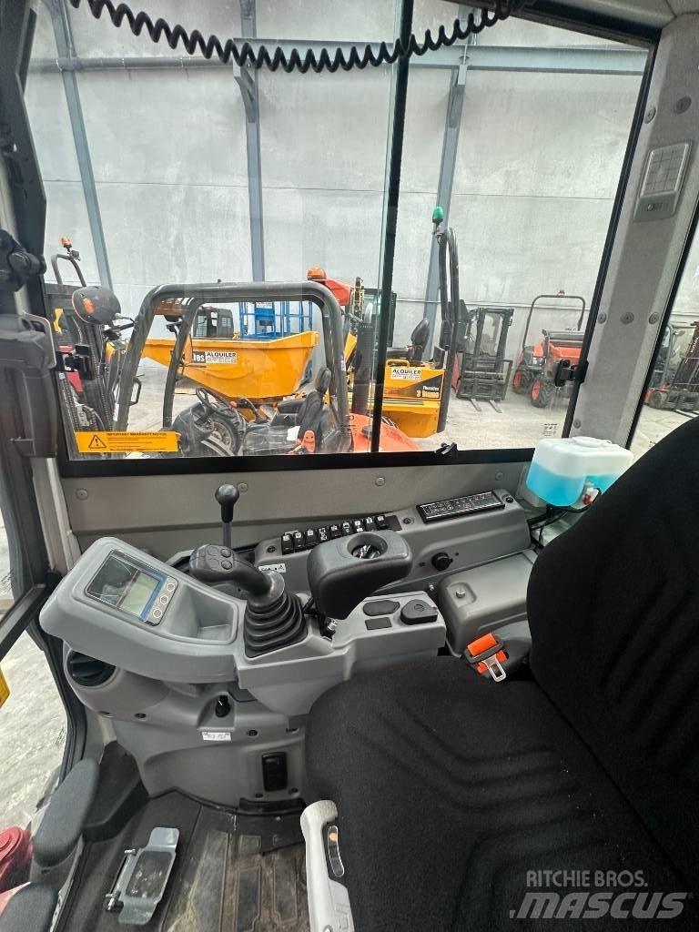 Takeuchi TB 325 R Мини екскаватори < 7 т