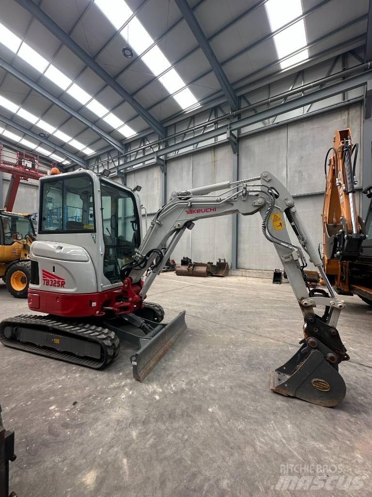 Takeuchi TB 325 R Мини екскаватори < 7 т