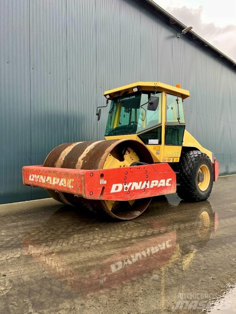 Dynapac CA302D Еднобарабанни ролки
