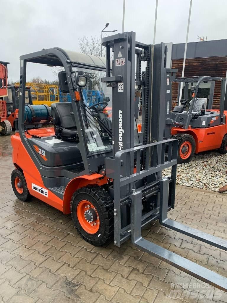Lonking LG25GLT Камиони с АГУ