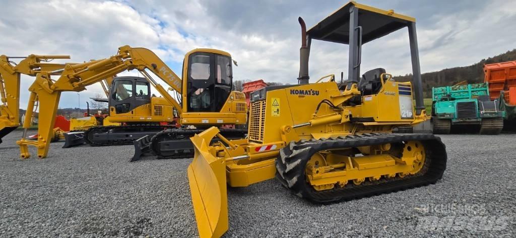 Komatsu D 21 P-8 Верижни булдозери
